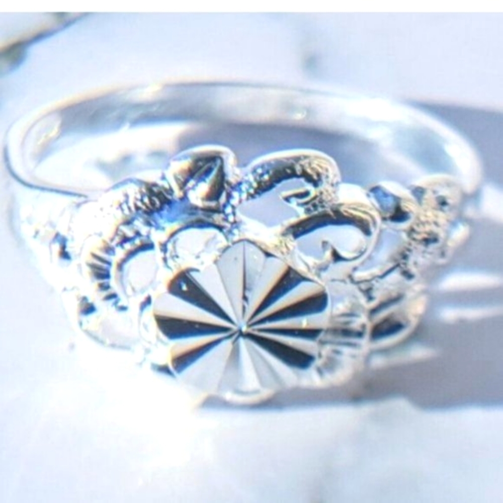 NWOT Solid Sterling Silver 925 Openwork Flower Ring Size 6 1/2  1.6 Grams